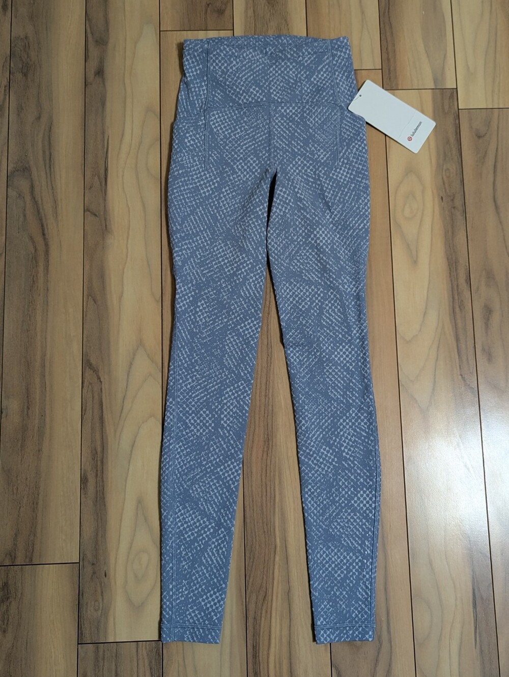 NWT! Lululemon Swift Speed HR Tight 28" Blue/Gray Snakeskin Print Size 2